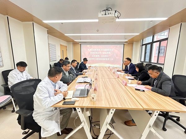 口腔医学院赴蚌埠市口腔医院走访调研